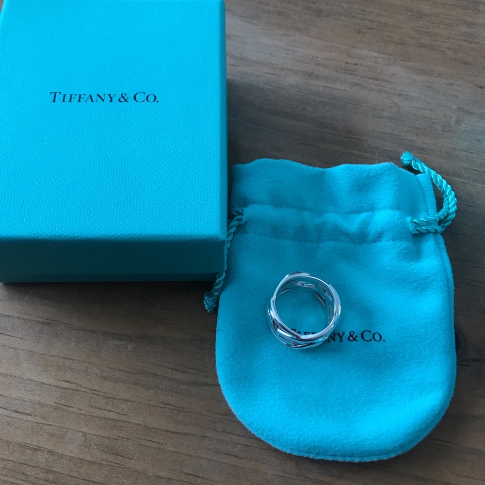 Tiffany’s knot ring